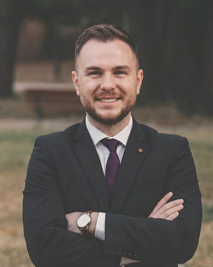 Dr. Dt. Fatih Rasim - Çayyolu lamine diş